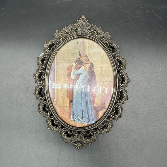 Vintage Wall Hanging Mid Century Italian Romantic Couple Print Ornate Frame - Picture 2 of 7